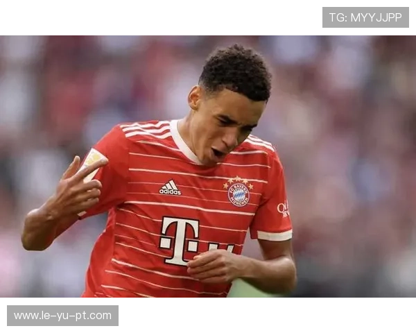 穆西亚拉：未来足球十号位的新标杆